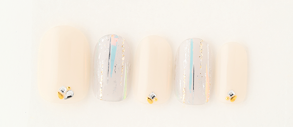 metallic stripe(勝島 里絵) | ネイルサロンtricia（トリシア）銀座店