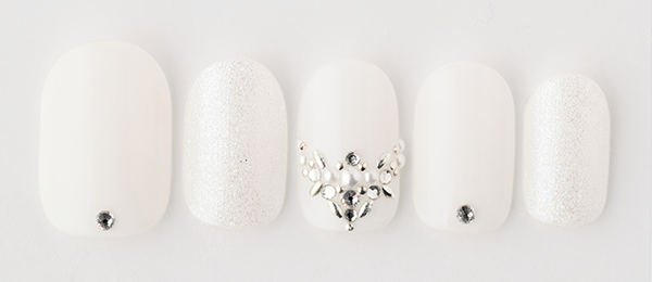 white tiara (tricia) | ネイルサロンtricia（トリシア）表参道店
