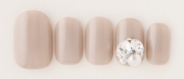 Solid Bijou(片桐 麻衣) | ネイルサロンtricia（トリシア）表参道店